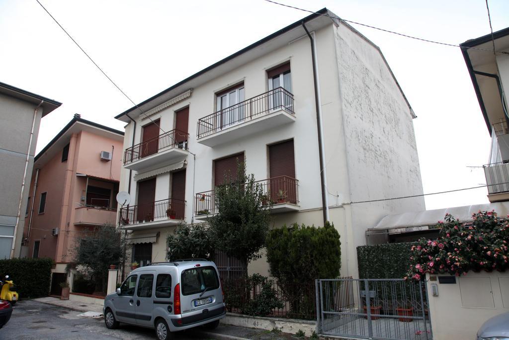 A Casa Di Simone A Viareggioアパートメント エクステリア 写真